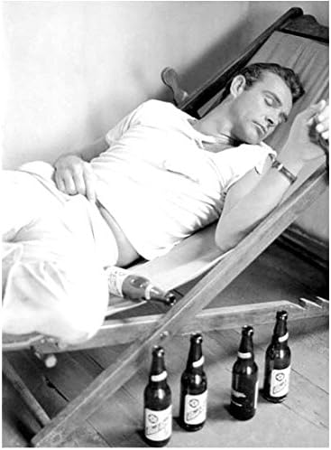Шон Конъри е Загубил съзнание От Питейна Бира Снимка с размери 8 х 10 см